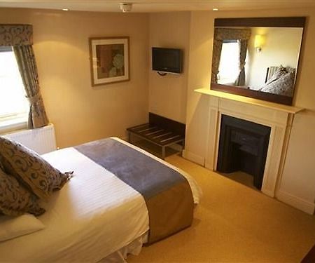 The Cadogan Arms Hotel Ingham  Bagian luar foto